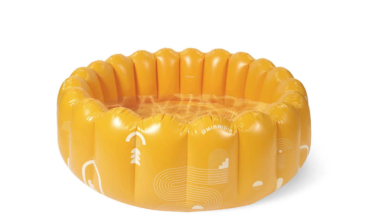 Mini tufted inflatable pool