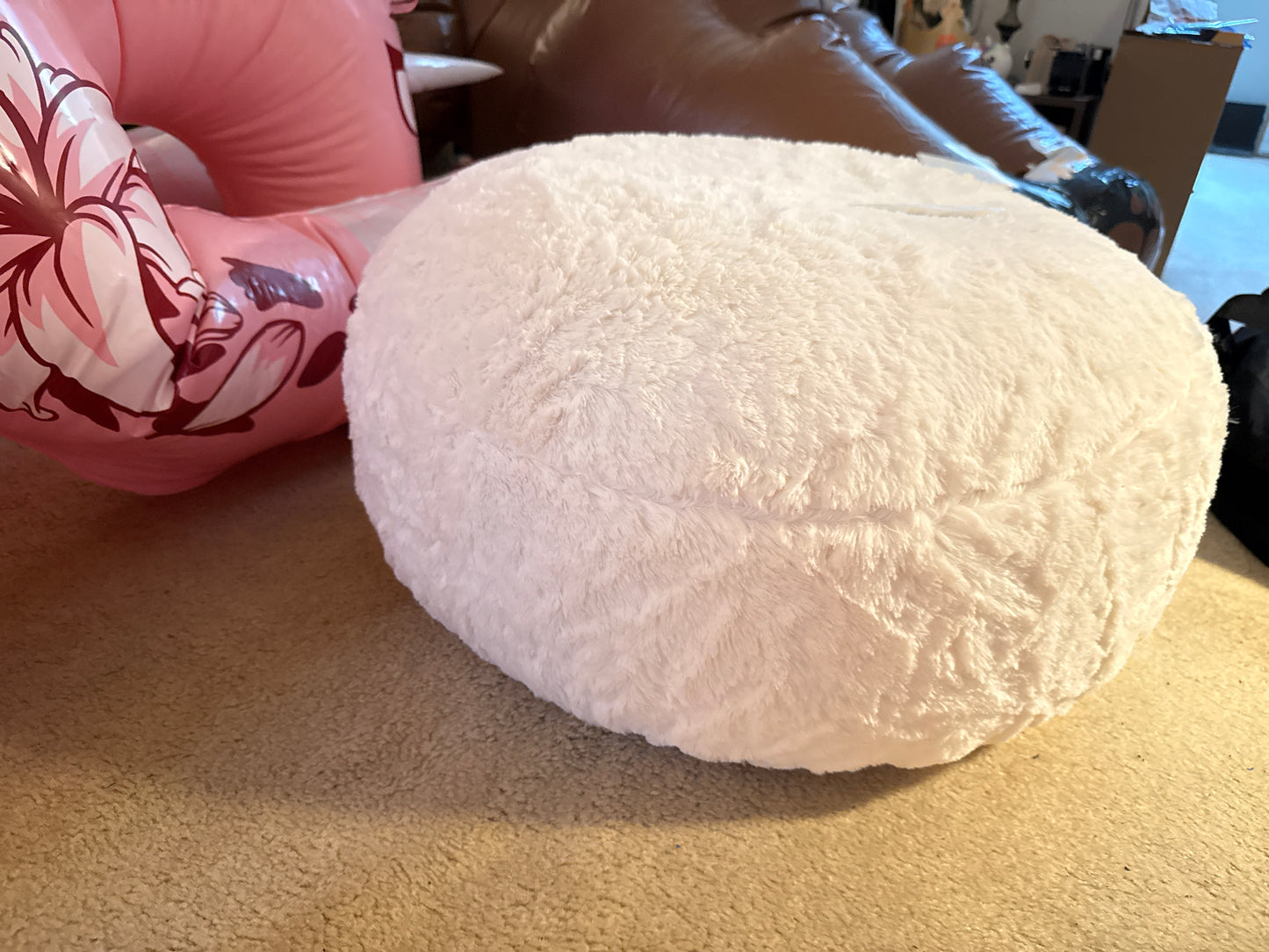Inflatable plush chair/ottoman