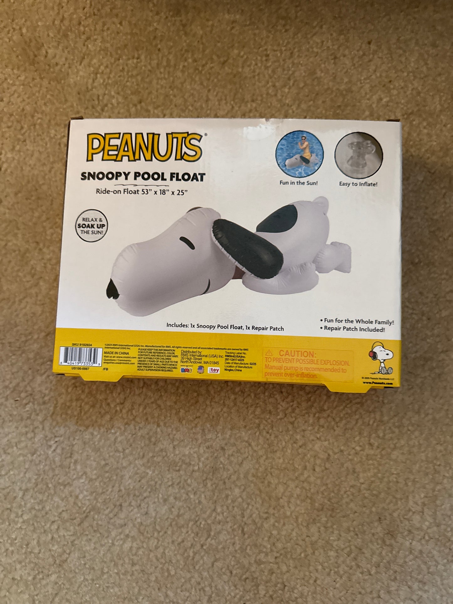 Inflatable Snoopy (peanuts worldwide llc) 5 below snoopy